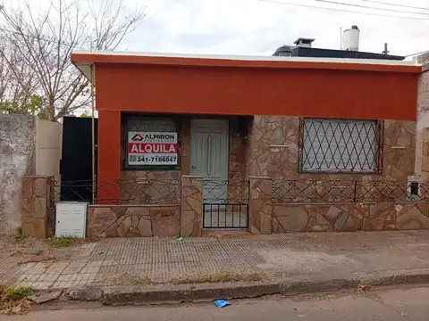 Alquiler | Casa | 2 Dormitorios | Capitán Bermúdez | Barrio Centro