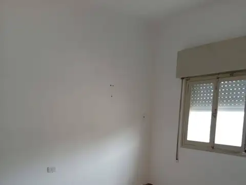 Casa 5 ambientes con 1 baño