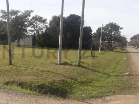 Lote en venta en Susana, esquina