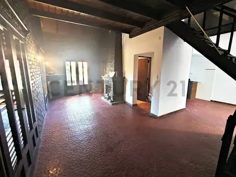 Venta Casa de 5 ambientes Apta a Crédito