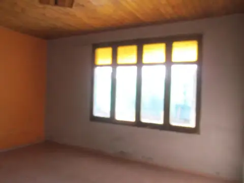 Casa 6 ambientes con 2 baños