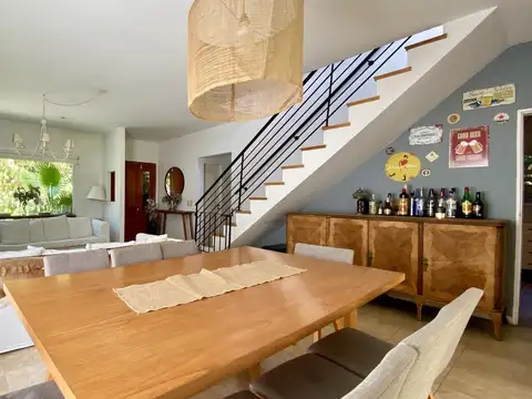 Casa en Alquiler de 4 dormitorios