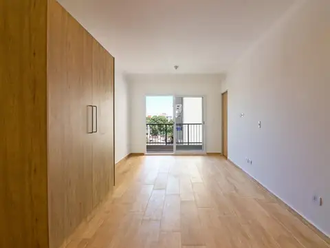 Lisandro Medina al 1900 4° C