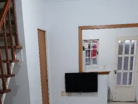 TRIPLEX AL FRENTE APTO CREDITO