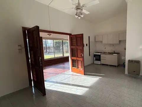 Casa en Alquiler para comercio- Funes