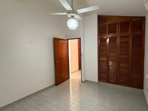 Hipolito Irigoyen  al 2700