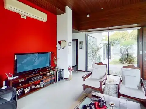 Casa 4 ambientes con 3 baños