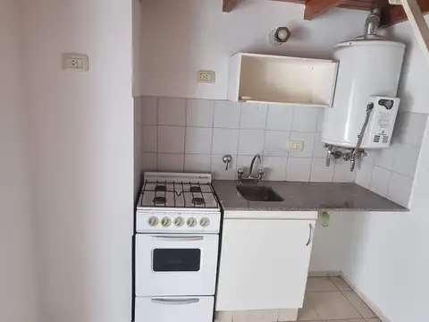 VENTA DEPARTAMENTO PASILLO CON PATIO. ROSARIO ZONA MEDICINA