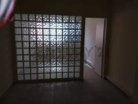 Av Presidente Perón 500, Piso 0