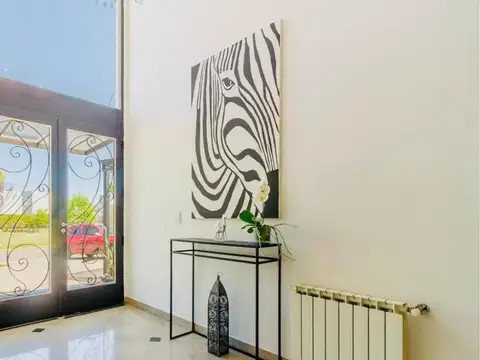 Casa 6 ambientes con 4 baños