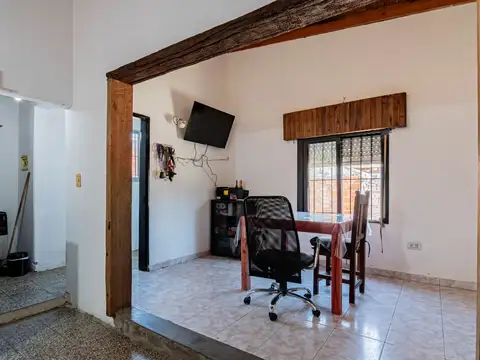 Casa 2 ambientes con 1 baño
