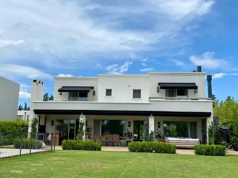 Casa en alquiler a la laguna, enero más año nuevo!