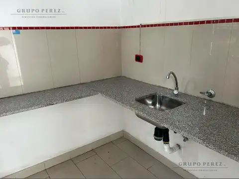 Local en Alquiler en Crucesita, $ 10.000.000