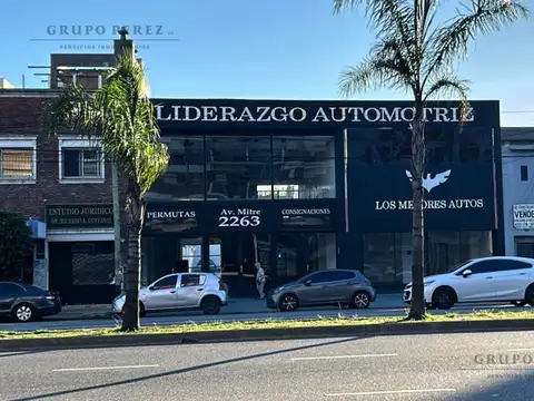 Local comercial en alquiler de 1600 m2 sobre Av. Mitre 2200 - Crucecita, Avellaneda