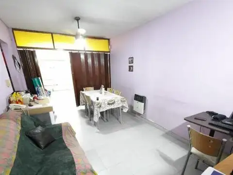 Casa 3 ambientes con 1 baño