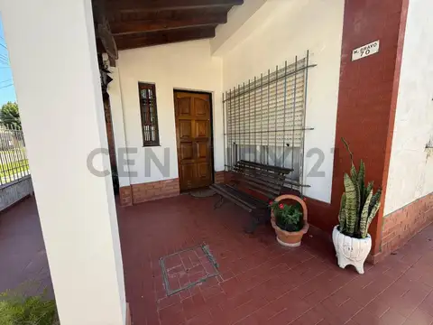 Casa en Venta con 3 cocheras