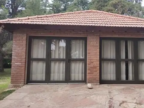 Casa en Venta con 2 cocheras