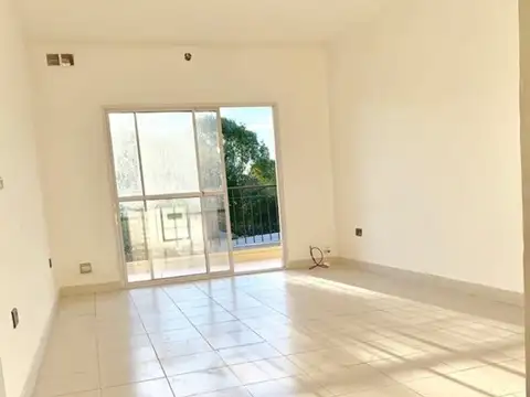 ALQUILER DE AMPLIO DOS AMBIENTES EN COMPLEJO CERRADO