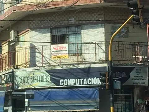 SALON - OFICINAS 200 m2 - 2° piso - MORON CENTRO