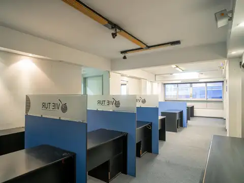 Oficina 4 ambientes con 2 baños