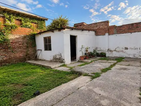 Abel Cornejo al 1400 Barrio Reyes de Belgica