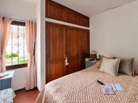 Casa 5 ambientes con 1 baño