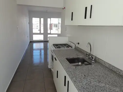 Departamento en Alquiler en Universitario De Horizonte, $ 700.000