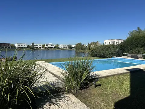 Casa 6 ambientes con 3 baños
