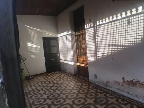 Lote con Casa 3 Amb Local al Frente Gran Potencial