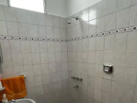 Casa 5 ambientes con 1 baño