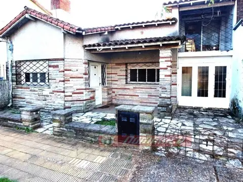 Casa - Venta - Argentina, CASTELAR - FRANCIA 2875