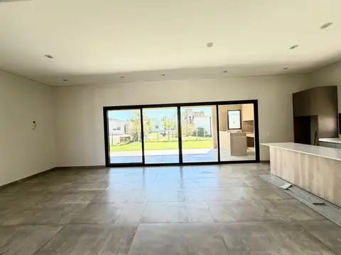 Casa  en Venta en Santo Tomas, Derqui, Pilar