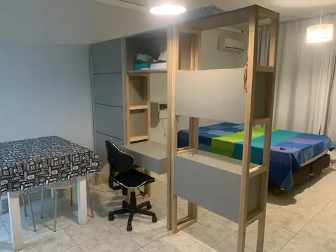 DPTO 1 AMB FTE BALCON, 55M2 BÑO COMPLETO, PATIO CUBIERTO VIDRIADO (O SEGUNDO AMBIENTE)