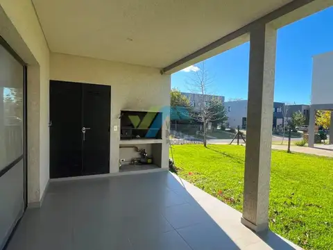 Casa en Alquiler en El Aljibe, USD 1.100