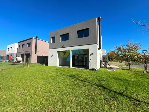 Casa en Alquiler de 3 dormitorios