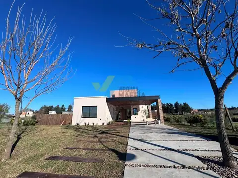 Casa en Alquiler en El Cazal, USD 1.600