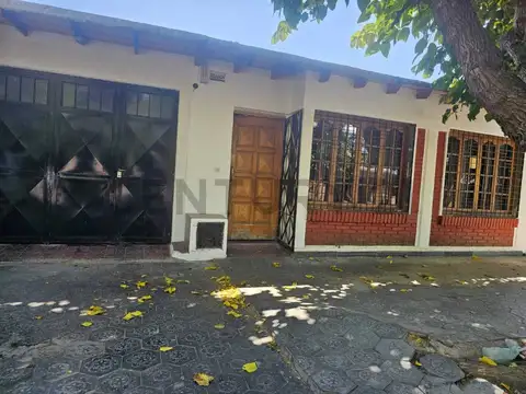Century21lopez vende Casa en barrio 8 de Mayo