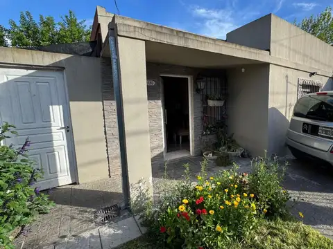 Sólida casa en excelente estado - APTO A CREDITO