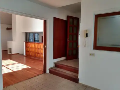 Casa 4 ambientes con 4 baños