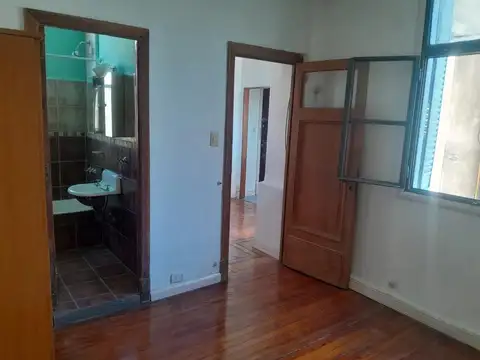 Departamento, Monserrat, Al lado de UADE