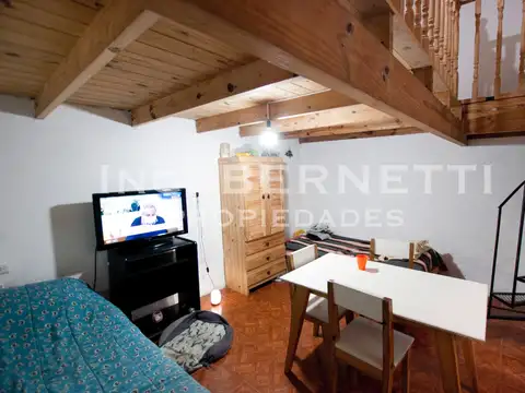 Depto Tipo Casa en Venta 50 años