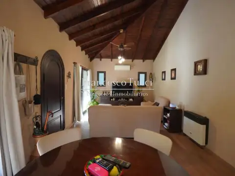 Casa en Venta con 1 cochera