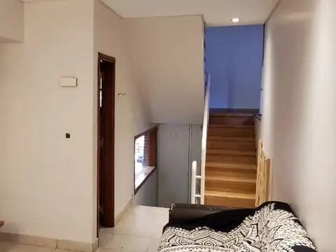 Casa 6 ambientes con 5 baños