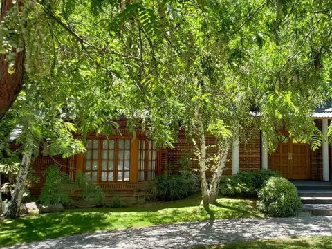 Casa Ejecutiva - 4 Dormi - Pileta - El Manzanar -cipoletti