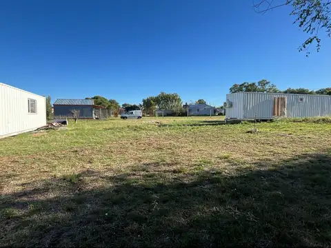 Lote en venta de 600m2 ubicado en Saldungaray cuatro picos 200