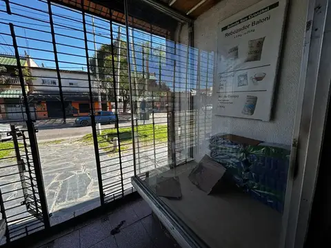 Local en Alquiler en Temperley, $ 400.000