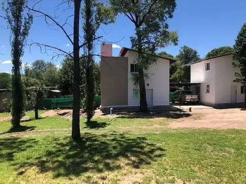 Dúplex de 2 Dormitorios en Alquiler con Cochera y Asador – Mendiolaza Golf
