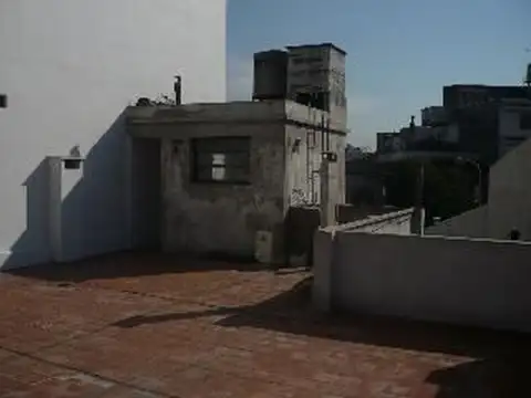 Depto Tipo Casa en Venta en Pompeya, USD 170.000