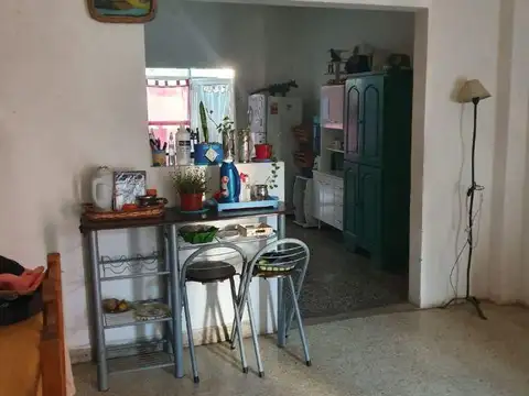 Casa 5 ambientes con 1 baño