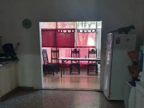 Oportunidad: Casa + Local + Depto A la Venta en Villa De Mayo.